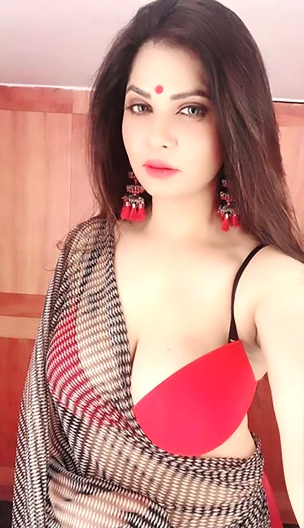 Hot and Curvy in Saree! 8
