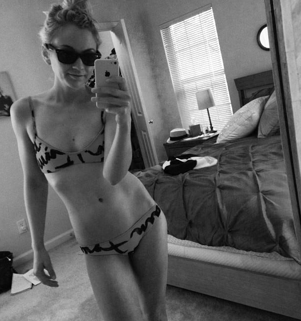 50 Sexy and Hot Emily Kinney Pictures – Bikini, Ass, Boobs 1