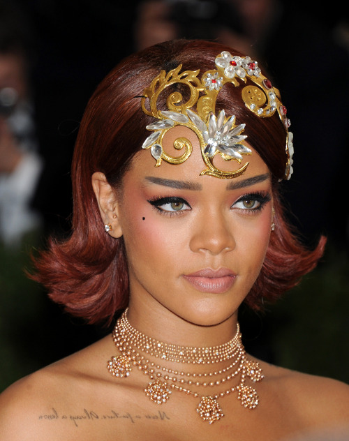 Rihanna 2015 23