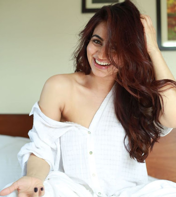 Beautiful Actress Aksha Pardasany Hot Photo Shoot In White Dress 42