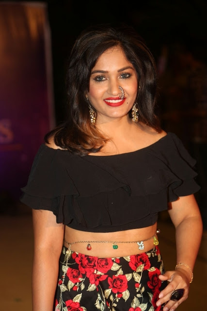 Madhavi Latha Stills At Zee Apsara Awards 28
