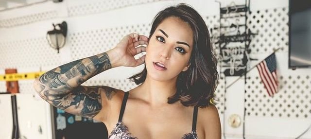 Girls With Underboob Tattoos (34 pics) 157