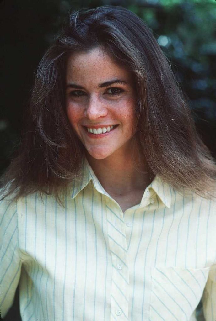 49 Sexy and Hot Ally Sheedy Pictures – Bikini, Ass, Boobs 47