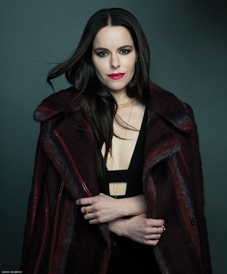 45 Sexy and Hot Emily Hampshire Pictures – Bikini, Ass, Boobs 36