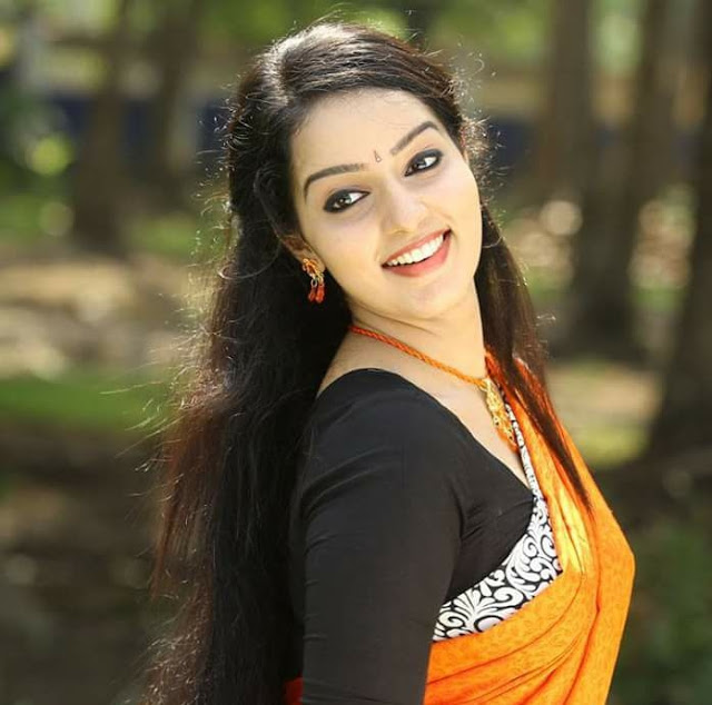 Malayalam Actress Malvika Manmohan New Image Gallery 2