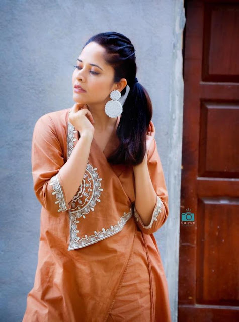 Television Actress Anasuya Bharadwaj In Pink Gown 43