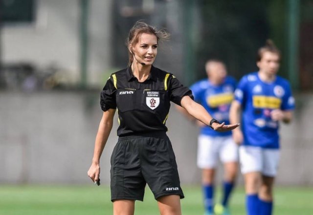 23-Year-Old Polish Referee Karolina Bojar (20 pics) 1