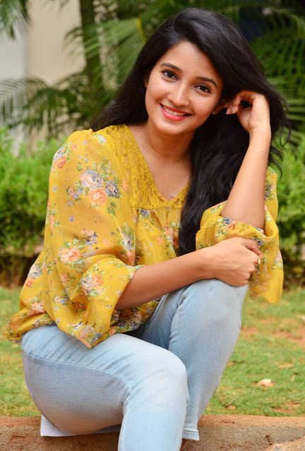 Telugu Actress Deepthi Shetty Latest Cute Photoshoot Pics 1