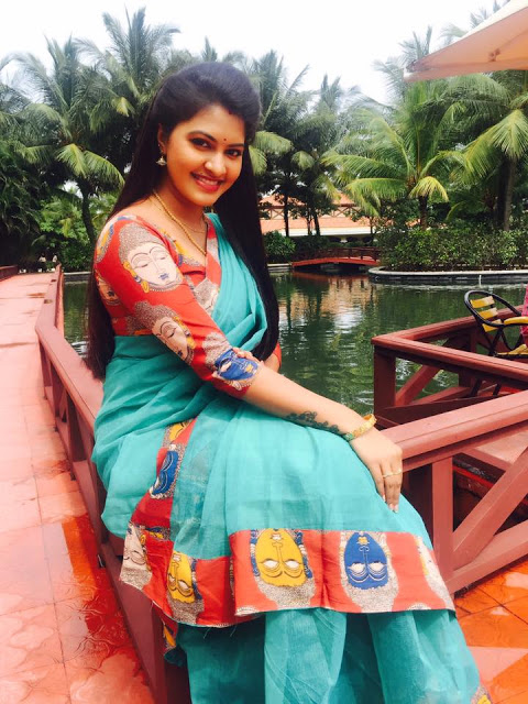 TV Actress Rachitha Mahalakshmi Photo Shoot In Blue Saree 25