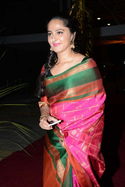 Glamorous Telugu Girl Anushka Shetty Images In Red Saree 62