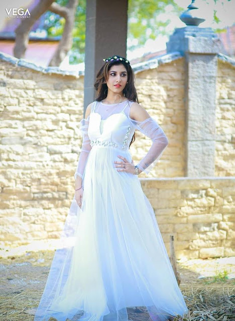 Television Actress Vishnu Priya Hot Photos In White Dress 58