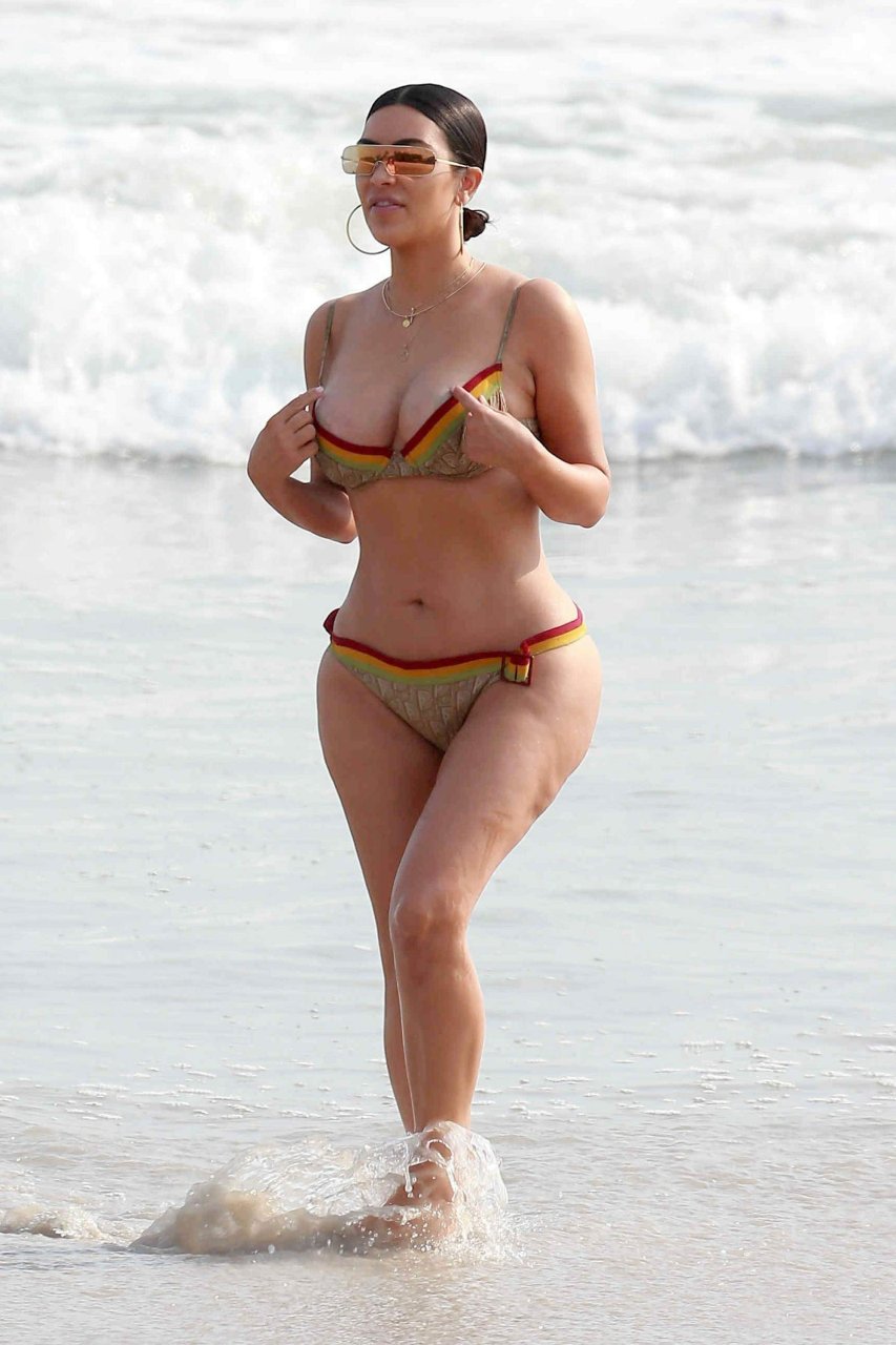 Kim Kardashian Sexy Bikini Photos 1
