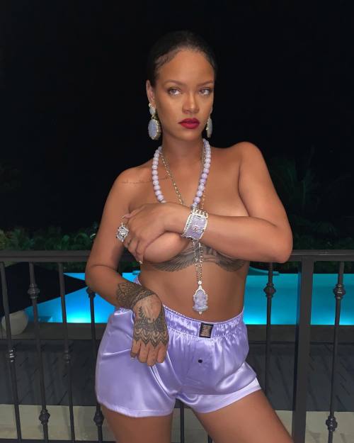 Rihanna 2021 10