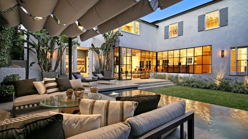 Justin Bieber sells his multi-million dollar luxury mansion in Beverly Hills 6