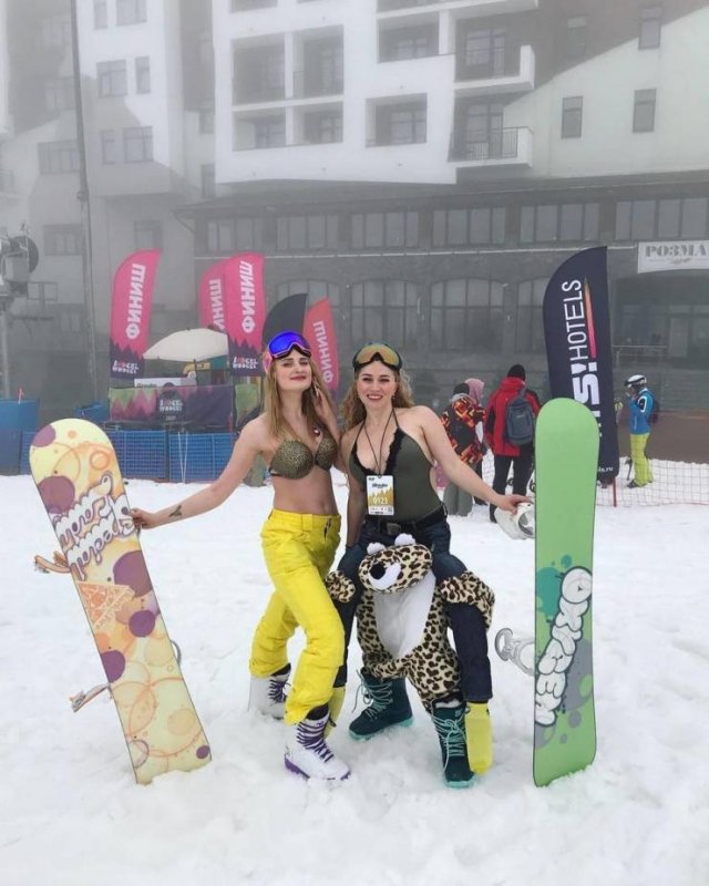 People In Sochi, Russia Are Skiing In Underwear 48