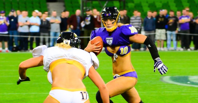 Ones best ways people A reminder the Lingerie Football League was a thing (25 Photos) 251