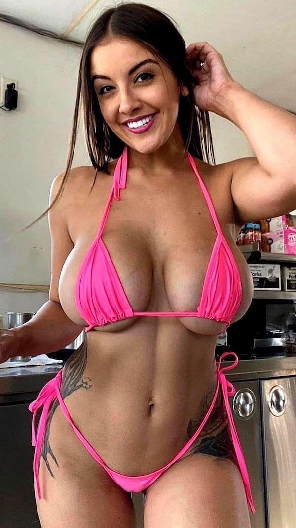 45 Hot And Busty Girls 1