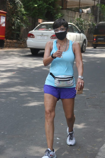 Mandira Bedi Latest Pics AT Mumbai While Going To Gym 5