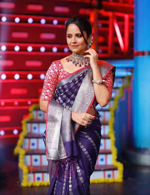 Actress Anasuya Bharadwaj Latest Cute Stills In Saree 1