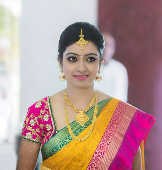 Tamil TV Actress Nisha Krishnan Wedding Photos In Yellow Saree 31