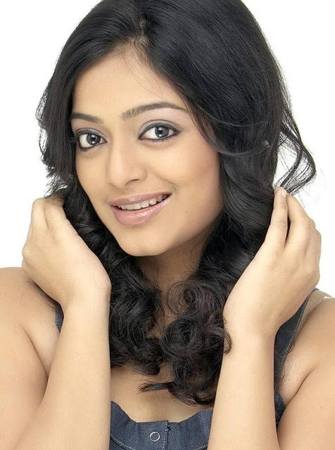 Tamil Actress Janani Iyer Latest Hot Stills 1