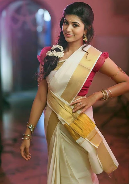 Tamil Actress Anju Kurian Latest Pics In Saree 1