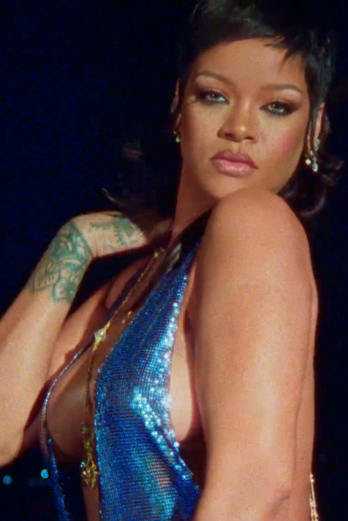 Rihanna 2021 14