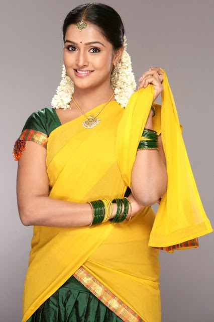 Tamil Actress Remya Nambeesan Latest Pics In Saree 50