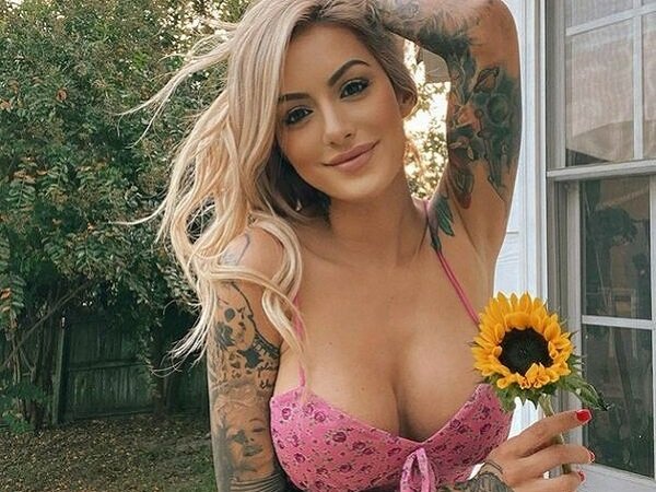 The particular Beers, Babes, and Burgers Are Calling (45 Photos) 2