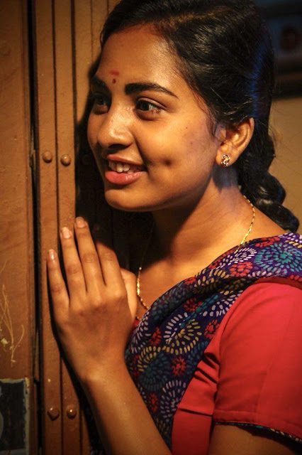 Gorgeous Dimple Beauty Sruthi Dange Cute Smiling Pics 19