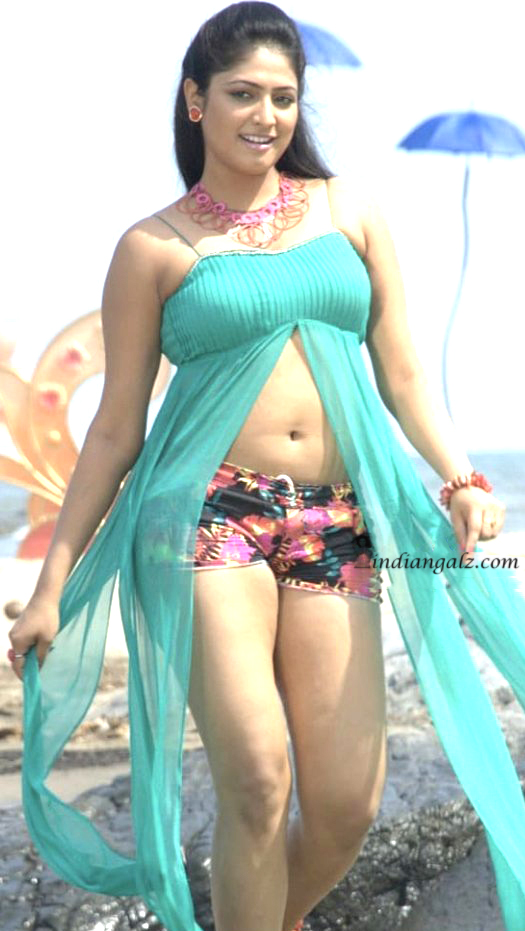Hari Priya – Hot in saree and swimsuit 1