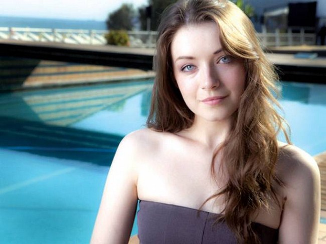 Sarah Bolger sexiest pictures from her hottest photo shoots. (47)
