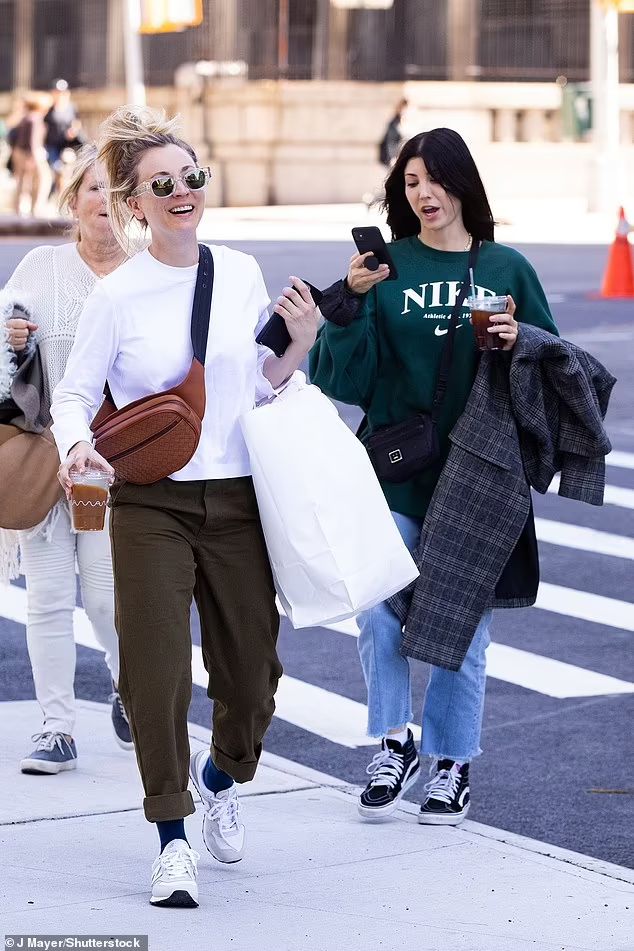 Maintaining A Sporty Look, Kaley Was Seen With Sister Briana 12
