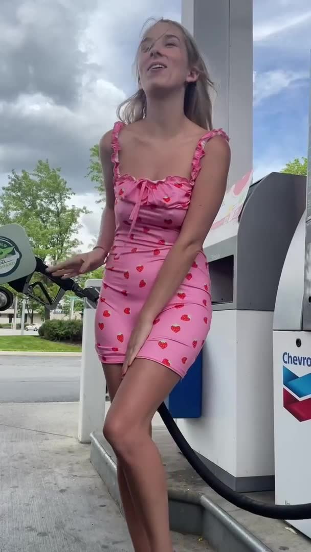 Gas prices are so high… So I wanted to make it a little less stressful for everyone! ⛽️ [GIF] 1